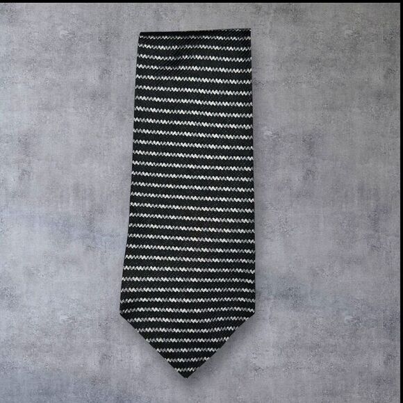 Tommy Hilfiger Men's Black Geometric Pattern Designer Tie - Picture 1 of 3